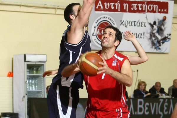 Προς παραμονή ο Καράμπουλας
