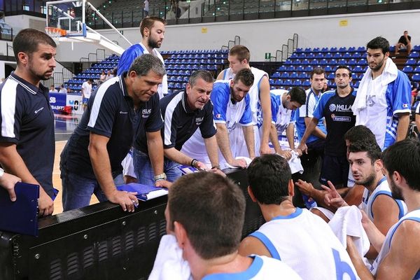 Χαμηλοί τόνοι από Ζούρο