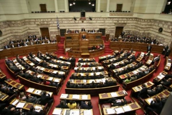 Πρόκληση με τα αναδρομικά πρώην βουλευτών