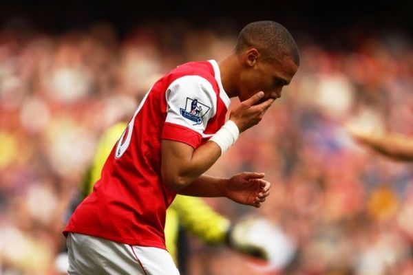 Αμφίβολοι Ντζούρου, Γκιμπς για Λίβερπουλ