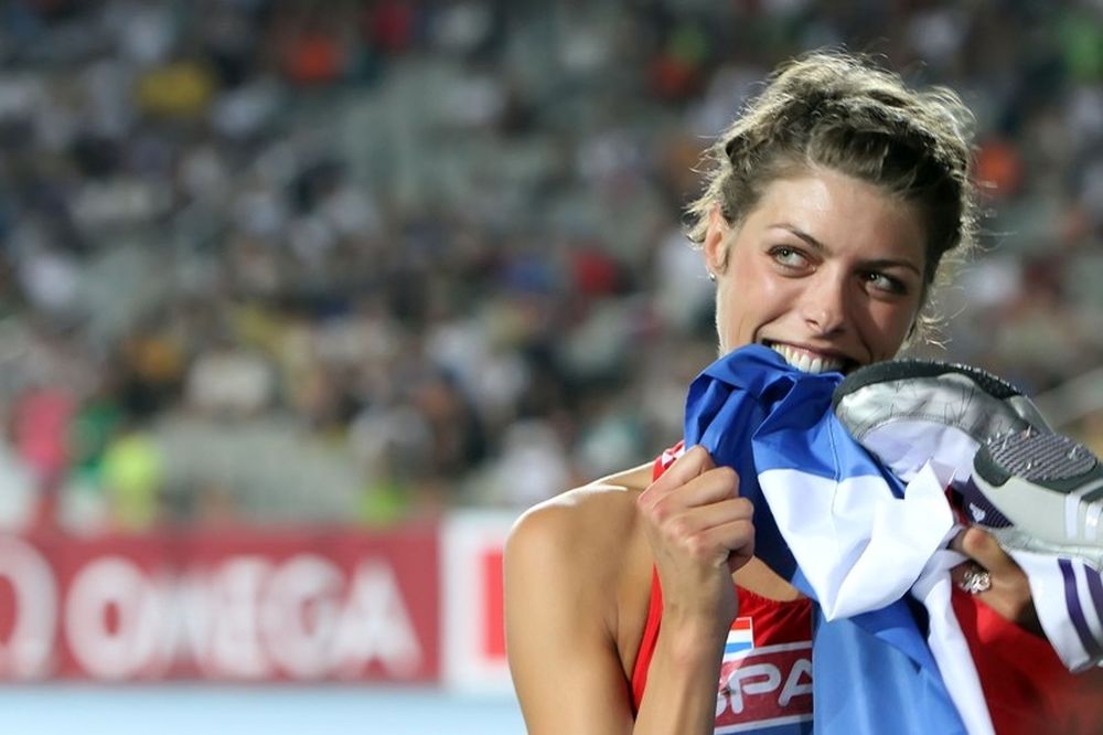 Θα σφίξει τα… δόντια η Βλάσιτς