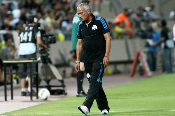 Φερέιρα: «Να φύγει όποιος δεν μπορεί»