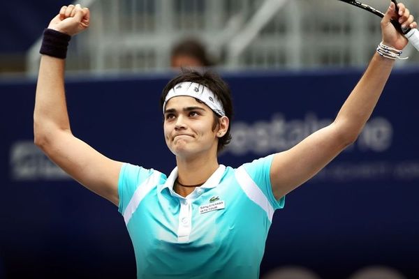 Άνοδος για Δανιηλίδου 