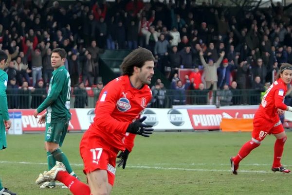 Στροφή σε Μιλένκοβιτς ο Πανσερραϊκός