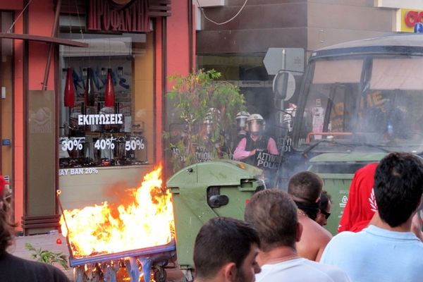 Στις φλόγες ο Βόλος! (video + photos)