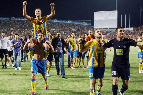 ΑΠΟ(ΕΛ) την Κύπρο έρχεται...