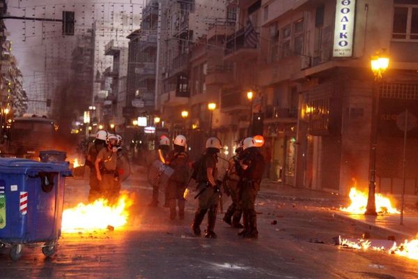 Στον ανακριτή οι 15 ταραξίες του Βόλου