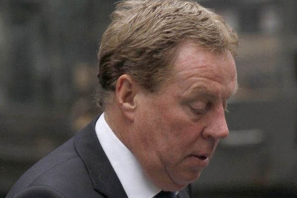 Ρέντναπ: «Πρέπει να τον καταλάβουν»