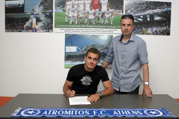 «Κάτοικος» Περιστερίου ο Δημούτσος