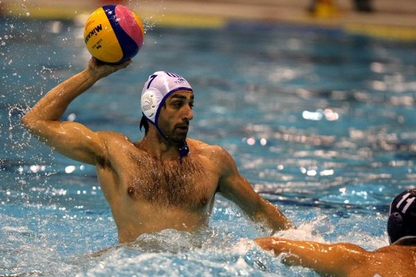 «Φλερτ» με Κατρουζανάκη στον Πειραιά