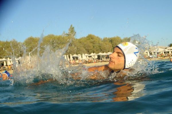 Έδειξαν το ταλέντο τους και στη θάλασσα
