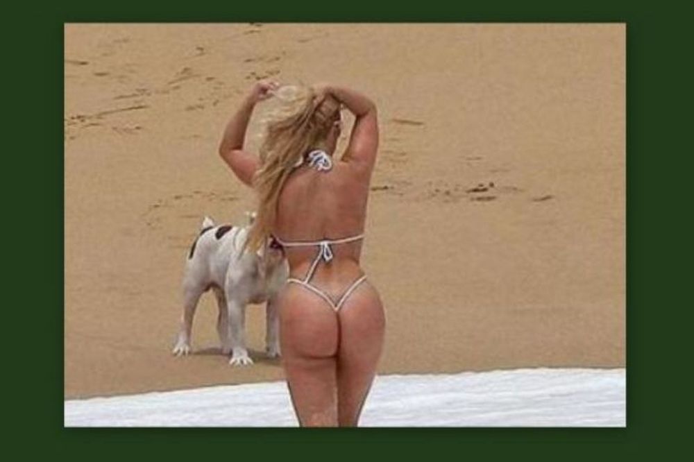 Η hot εμφάνιση στην παραλία