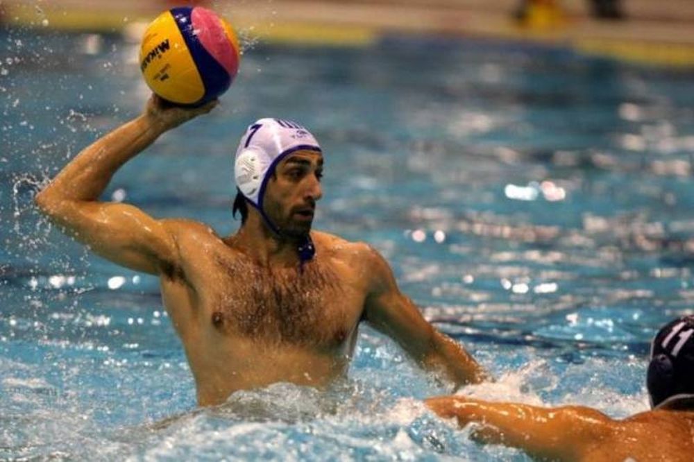 «Ερυθρόλευκος» ο Κατρουζανάκης