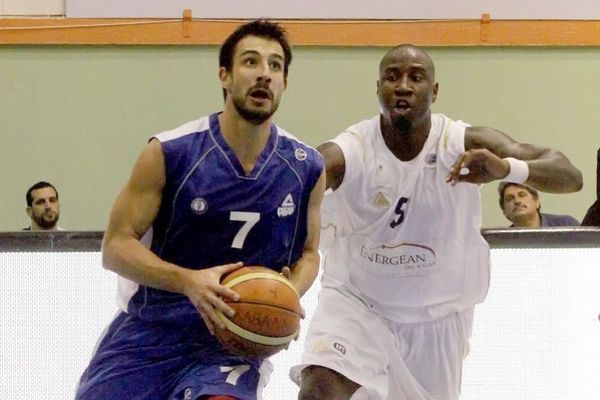 Διπλό χτύπημα ο Ηλυσιακός