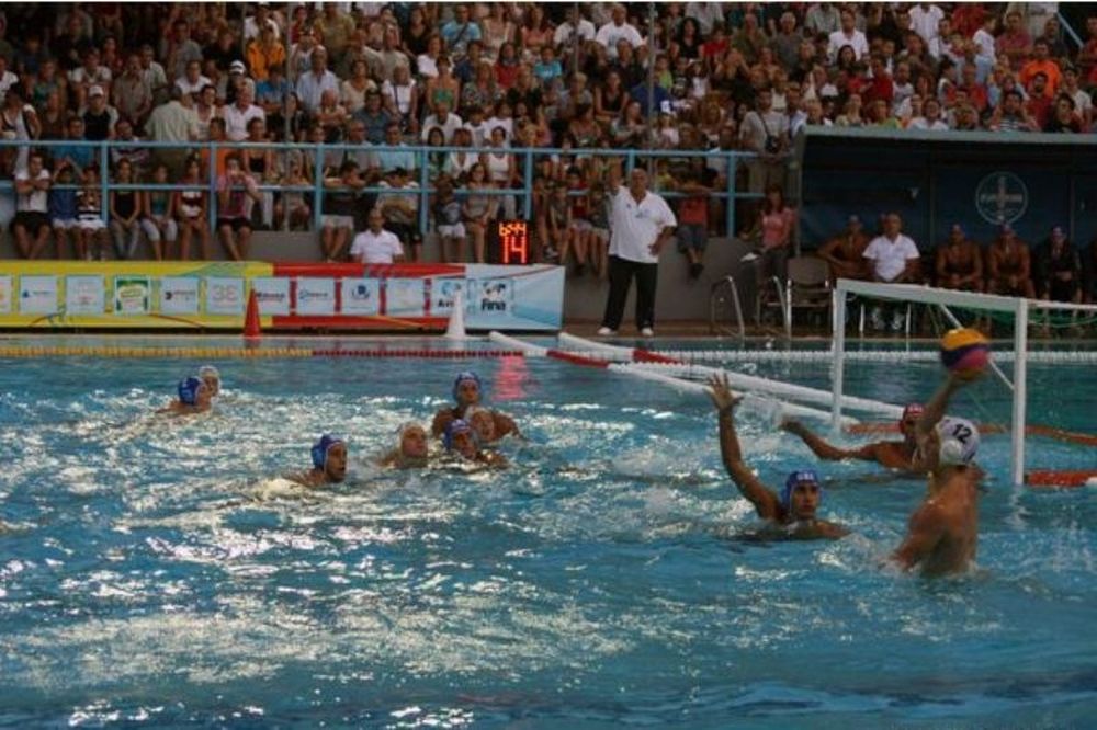 Πρωτιά και πρόκριση για την Εθνική