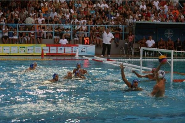 Πρωτιά και πρόκριση για την Εθνική