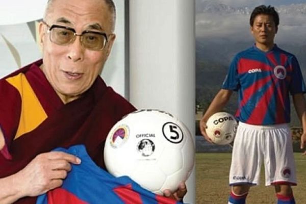 Ο Δαλάι Λάμα και η... νέα φανέλα του Θιβέτ