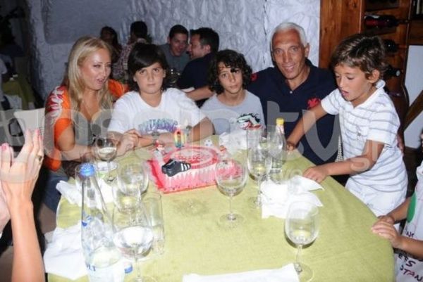 Μάικ Γαλάκος: Οικογενειακές διακοπές στην Μύκονο