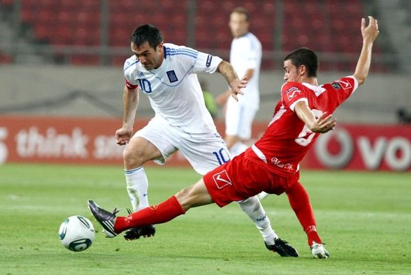 Βράβευση UEFA σε Καραγκούνη!