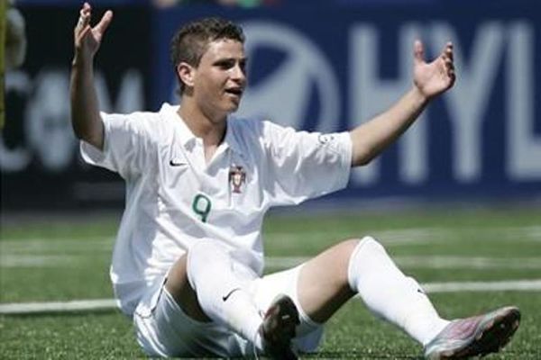 Ντεμπούτο Ζεκίνια στην ΑΕΛ