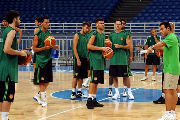 Στο κλειστό η απογευματινή