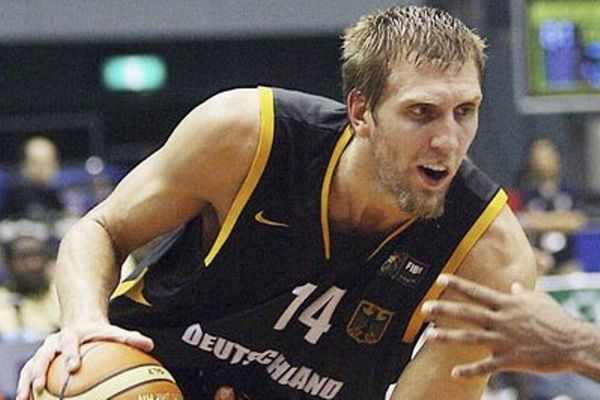 Νοβίτσκι και Κέιμαν νίκησαν τους Ιταλούς