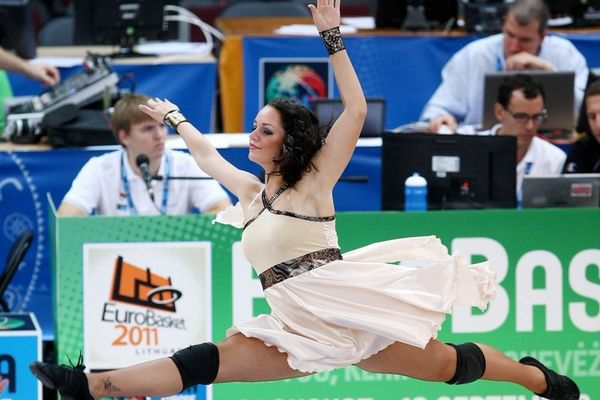 Θέαμα εντός και εκτός παρκέ στο Ευρωμπάσκετ