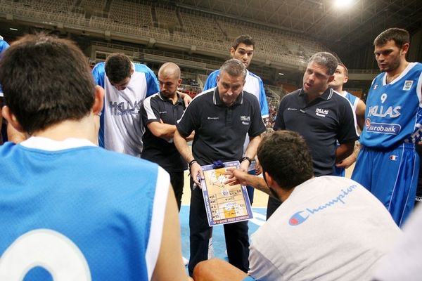 Η Ελλάδα παίζει μπάσκετ 