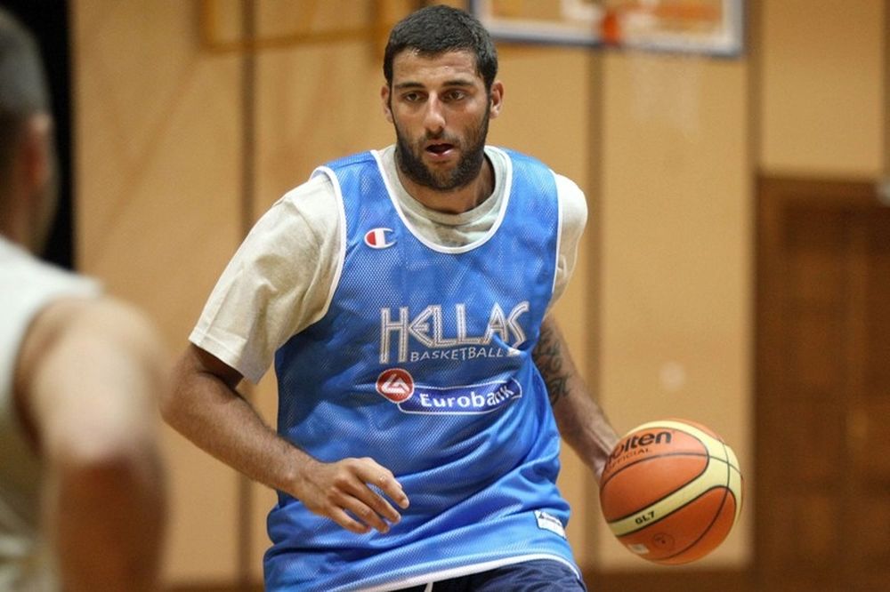 «Τρελό» καλάθι Μπουρούση από το κέντρο (video)