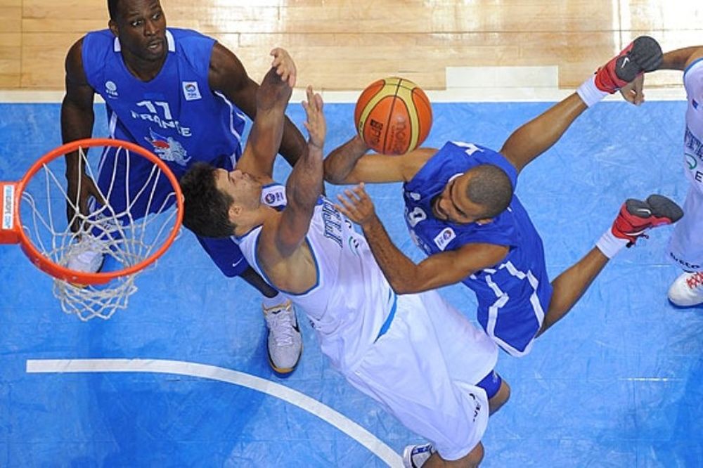 Ο Πάρκερ έδωσε την πρωτιά