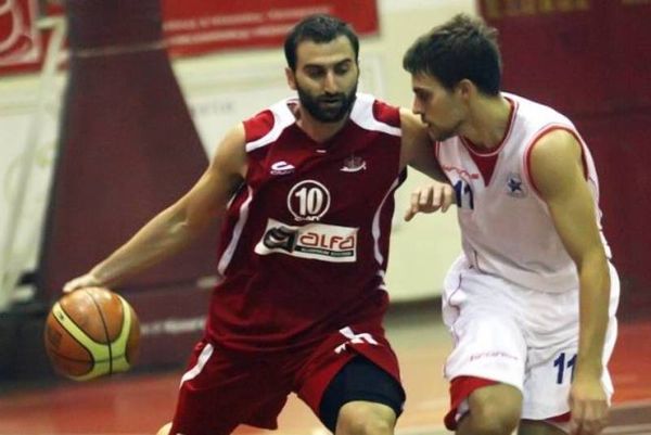 Εξετάζει Λιακόπουλο