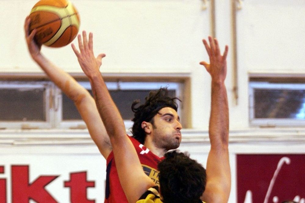 Σιζόπουλος: «Να έχουμε τον κόσμο δίπλα μας»