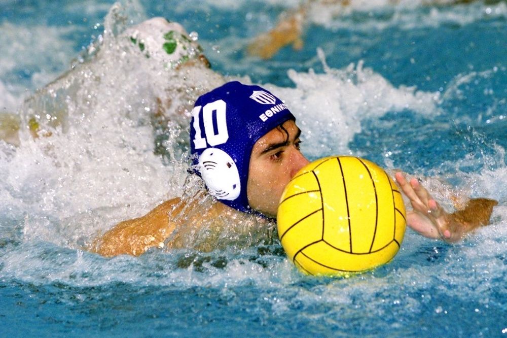 Τέσσερις ανανεώσεις στον Εθνικό