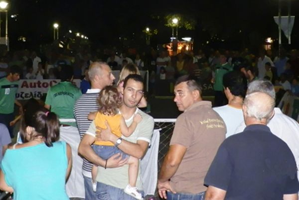 Γιορτή στην πλατεία της Κομοτηνής