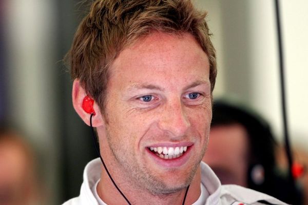 Μένει στη McLaren ο Μπάτον