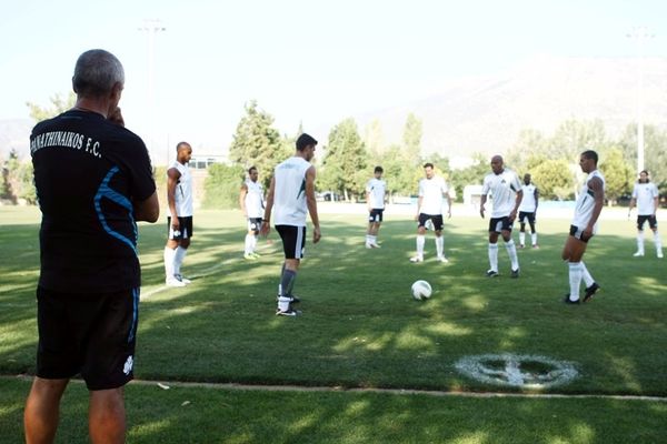 Σταθερός μέσα στην… καταιγίδα ο Φερέϊρα