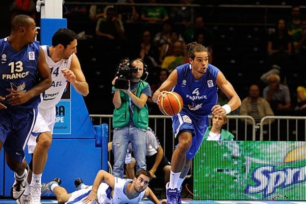 Νοά: «Εκνευρίζομαι με τα φάουλ»