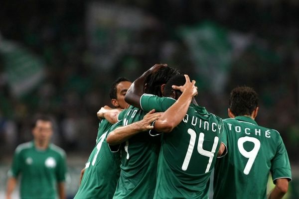 Ομάδα και κόσμος «μίλησαν», σειρά του Βγενόπουλου