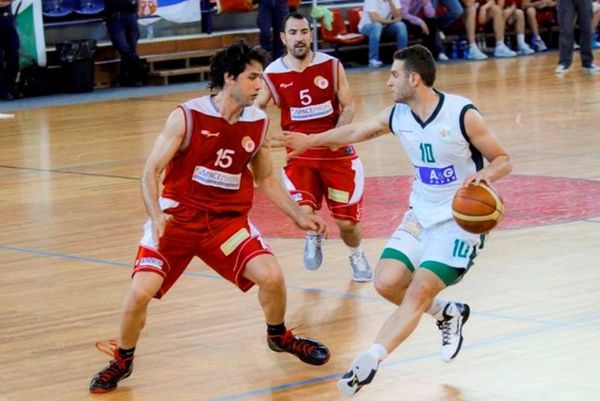 Θέλει Κούρτη Νοέα και Κασαμπλή