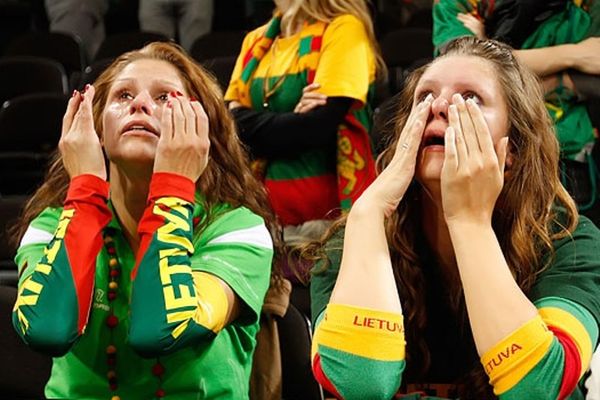 Κλάμα οι χαμένοι, κλάμα και οι νικητές