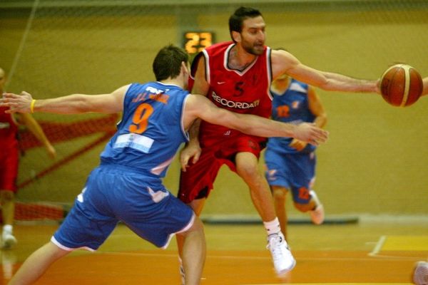 Λιακόπουλος: «Να τους βγάλω ασπροπρόσωπους»