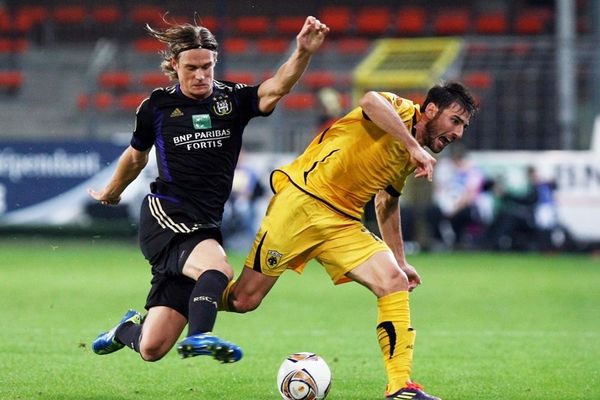  Κάκωση οι Καράμπελας και Μανωλάς