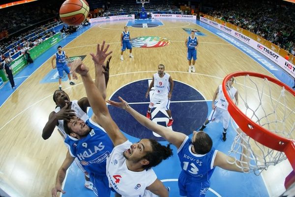 Με το βλέμμα στο Λονδίνο