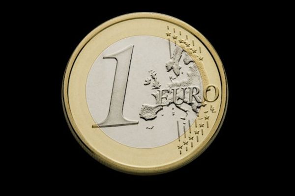 Κι όμως συνέβη… Ούτε μια φορά την φράση «βάζω… ένα ευρώ»