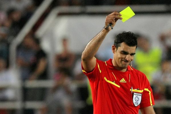 Διεθνείς οι Κωνσταντινέας, Γιάχος!