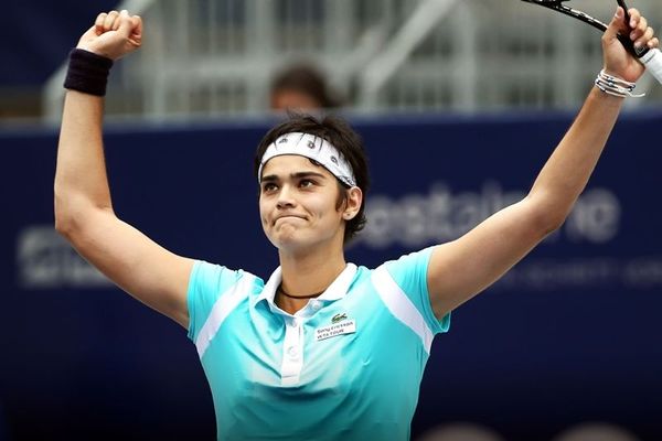 Η Λένα των… τίτλων 