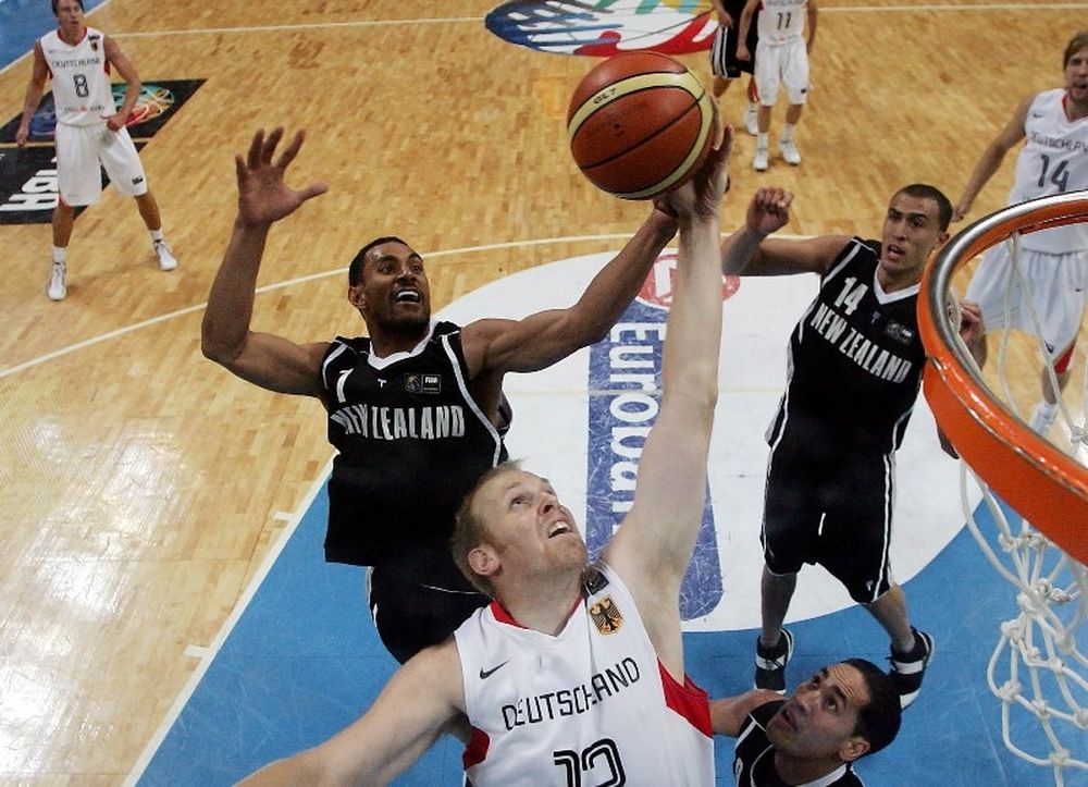 Διαψεύδει ο Κέιμαν