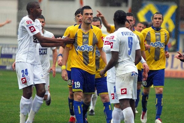 Ντέρμπι με «unfair» αναμνήσεις στο Αγρίνιο (video)