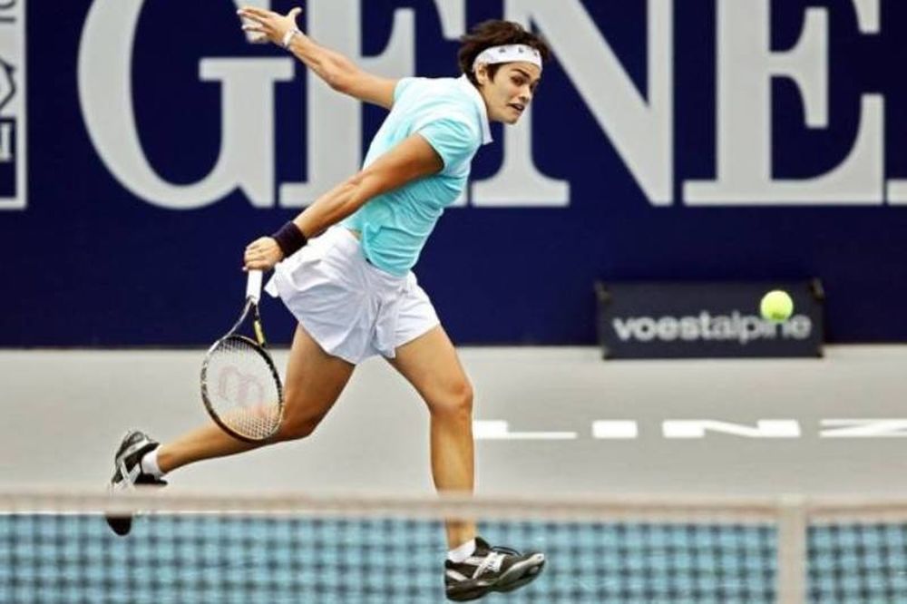 Πρόκριση για Λένα