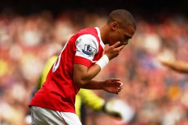 Γκιμπς: «Στηρίζουμε 100% τον Βενγκέρ»